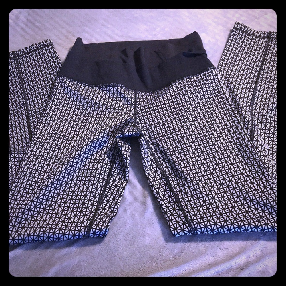 Lululemon yoga pants